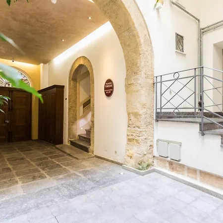 Luxury King Apartment
